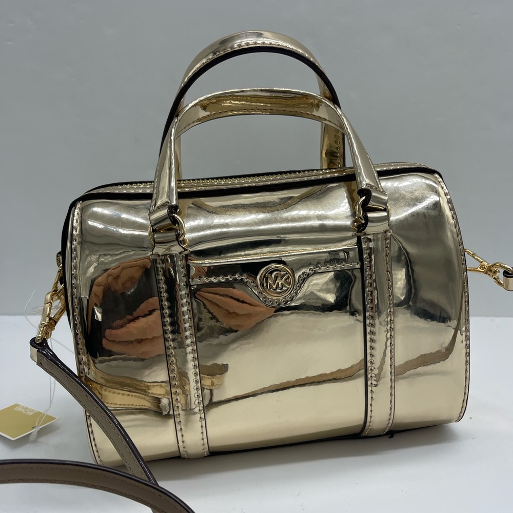MICHAEL KORS Jet Set Sm Metallic Convertible Crossbody Duffle XBODY
Pale Gold - Picture 1 of 16